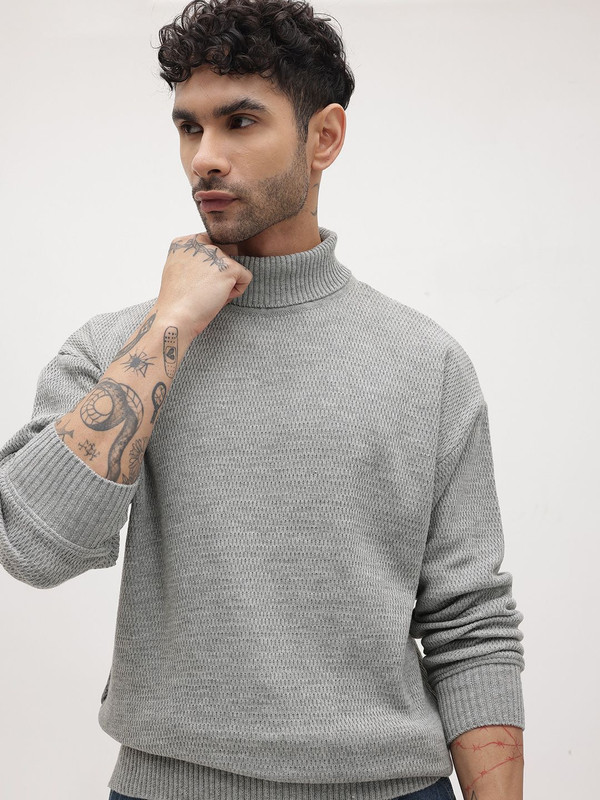 Roadster Solid Turtle Neck Casual Men Grey Sweater