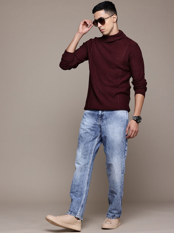 Roadster Solid Turtle Neck Casual Men Brown Sweater