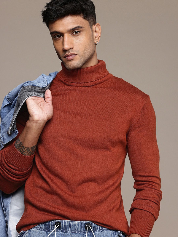 Roadster Solid Turtle Neck Casual Men Red Sweater